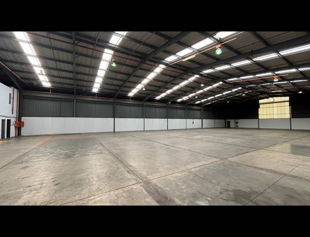 1,584M² WAREHOUSE TO LET IN ISANDO